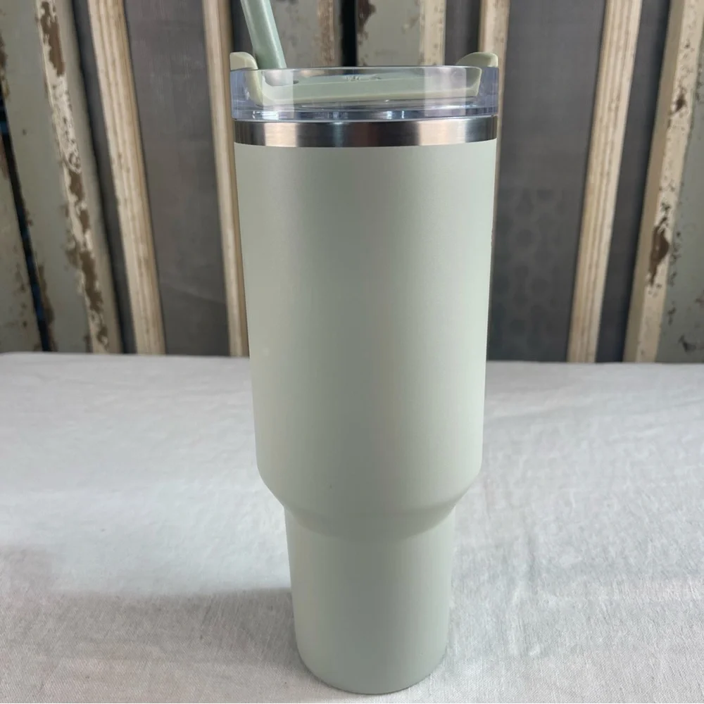 Stanley 40 oz Tumbler Hearth & Hand Magnolia LIMITED EDITION Serene Green - Picture 3 of 11